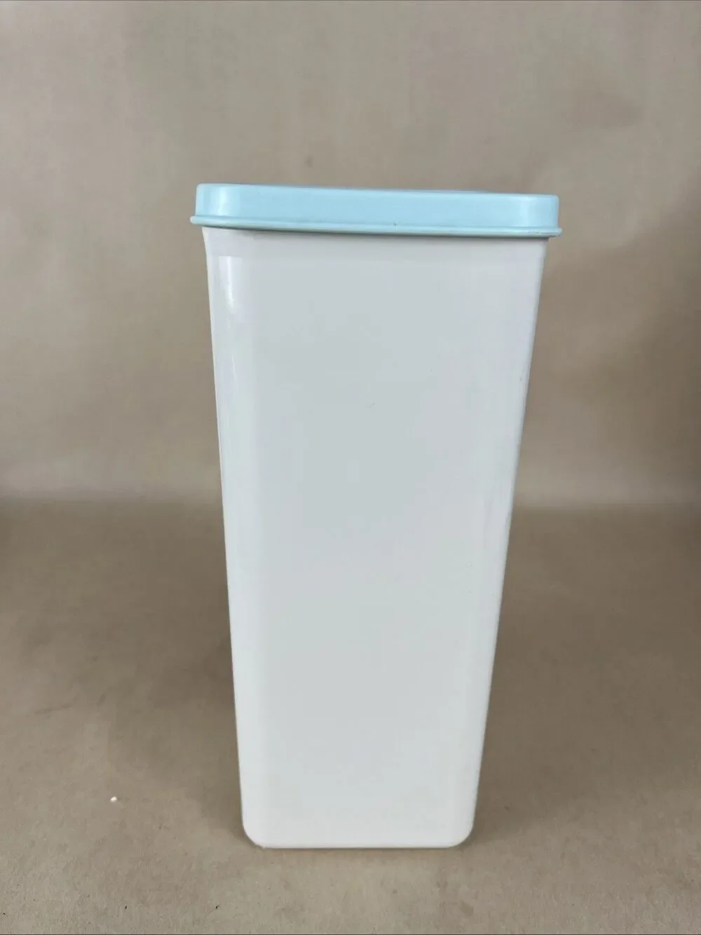 Tupperware Cheese Velveeta Butter Cracker Keeper 1827 W/Blue Lid 1829, Tray 1828